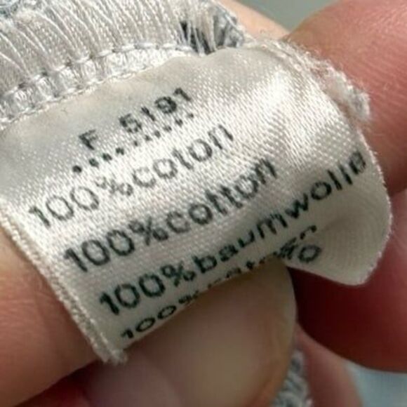 Vintage Lacoste classic crewneck pullover sweatshirt - Picture 7 of 7